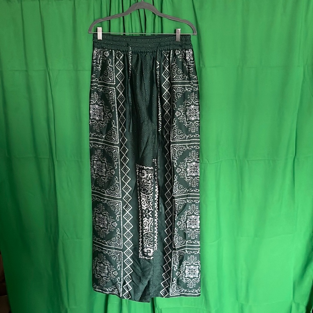 Wide leg pants